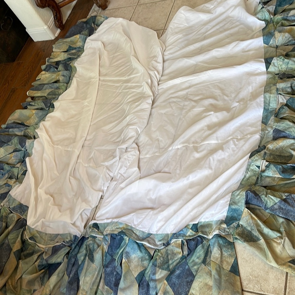 Split King Dust Ruffle - Picture 2 of 6